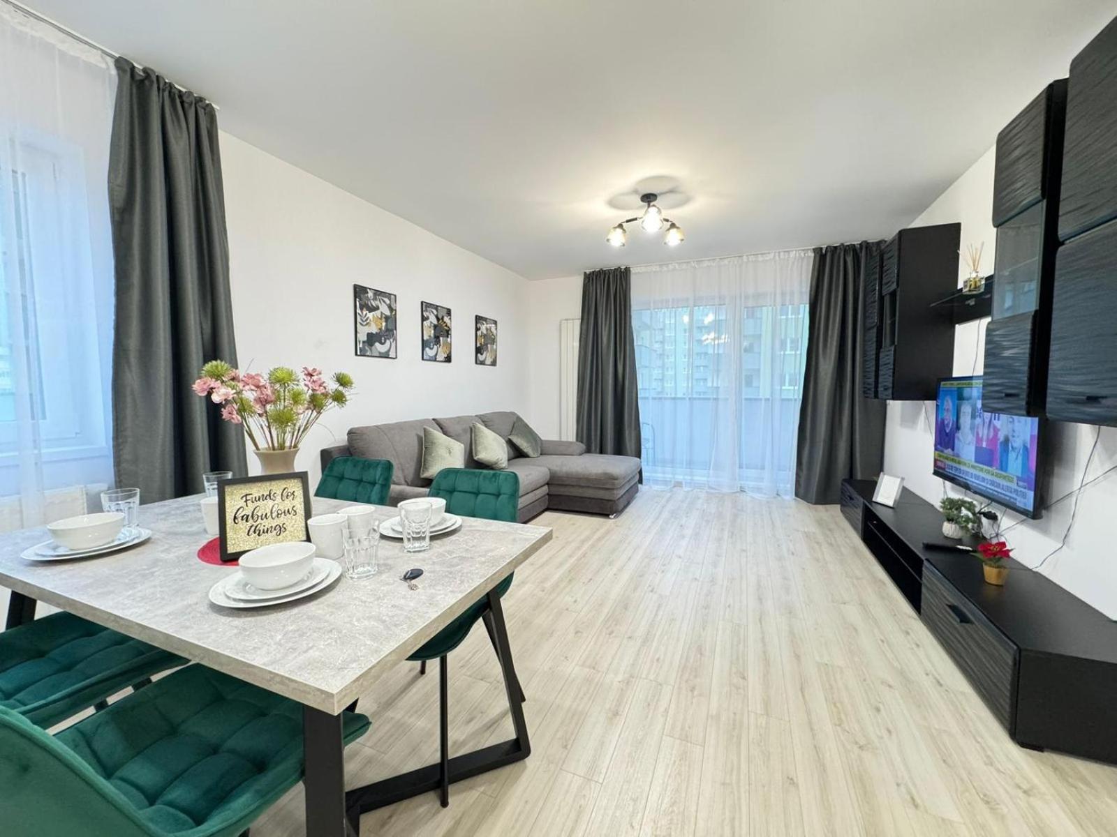 Coresi Mall Area Studios & Apartments By Glam براشوف المظهر الخارجي الصورة