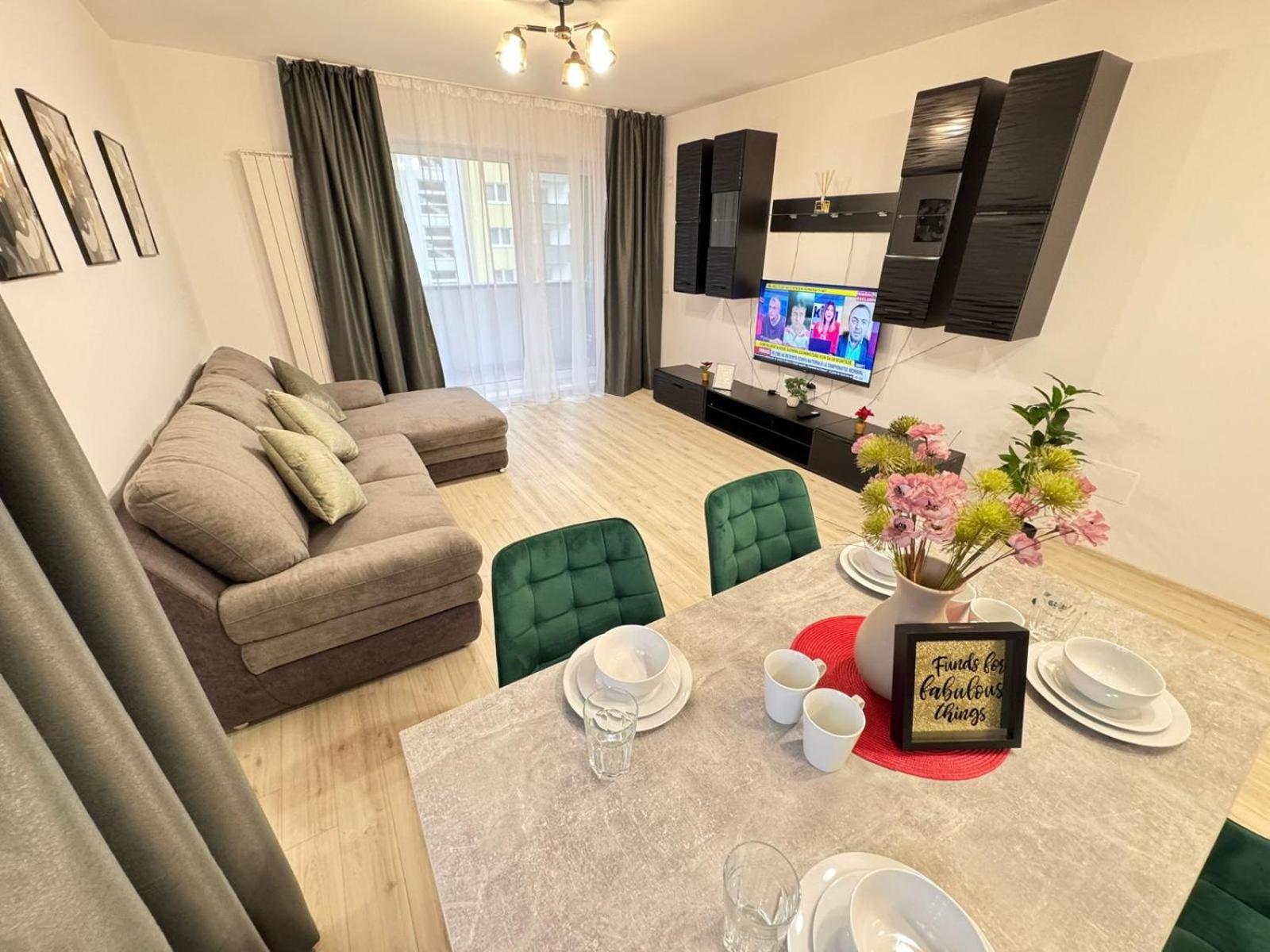Coresi Mall Area Studios & Apartments By Glam براشوف المظهر الخارجي الصورة